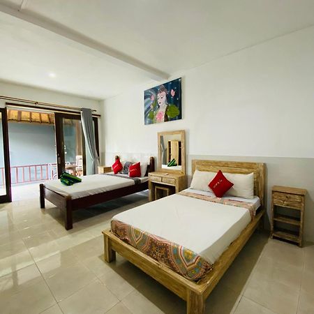 Coconut Beach Bungalows & Warung 2 Амед Екстер'єр фото